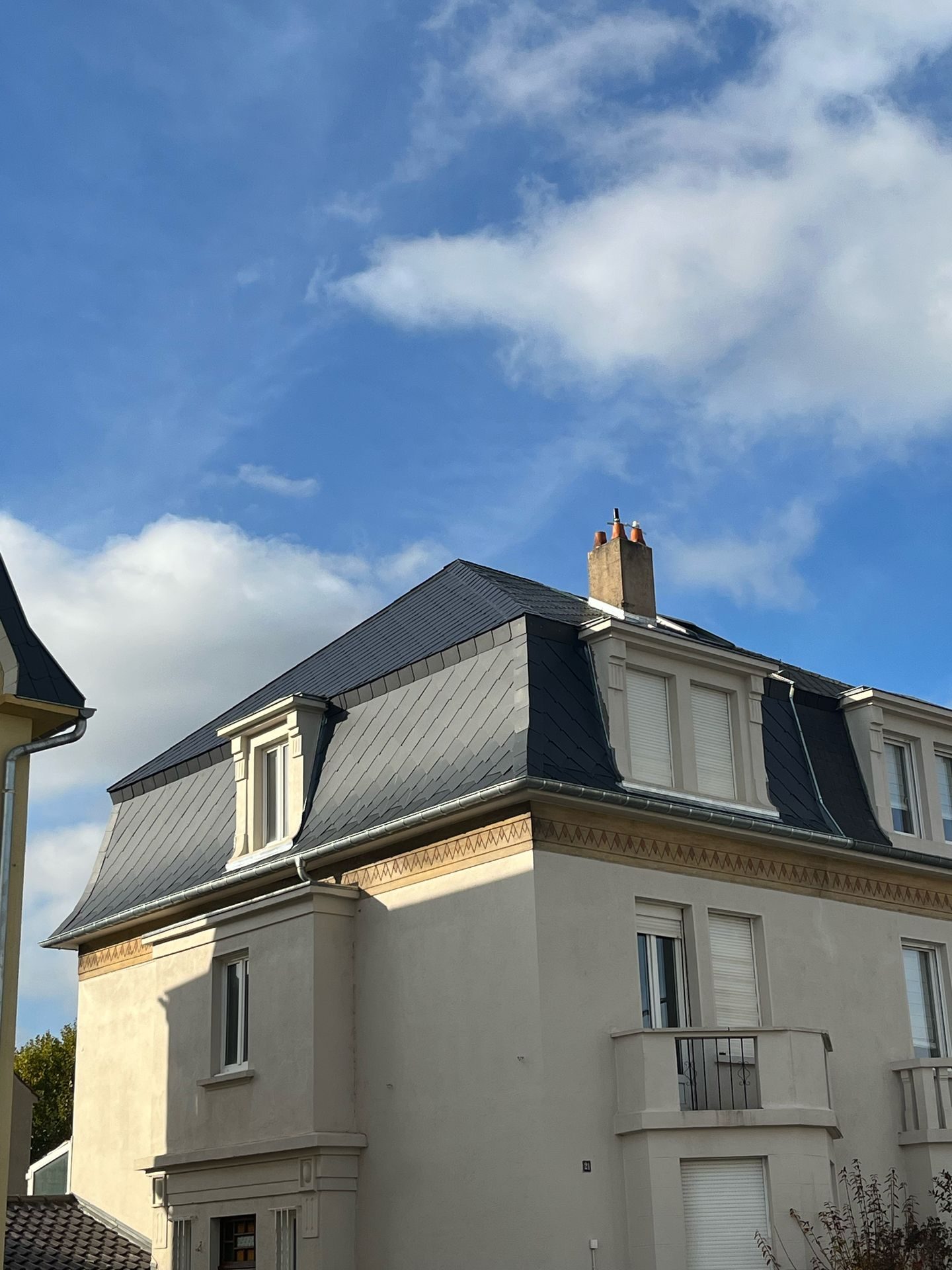 Toiture à la Mansart en ardoise, maison de Metz